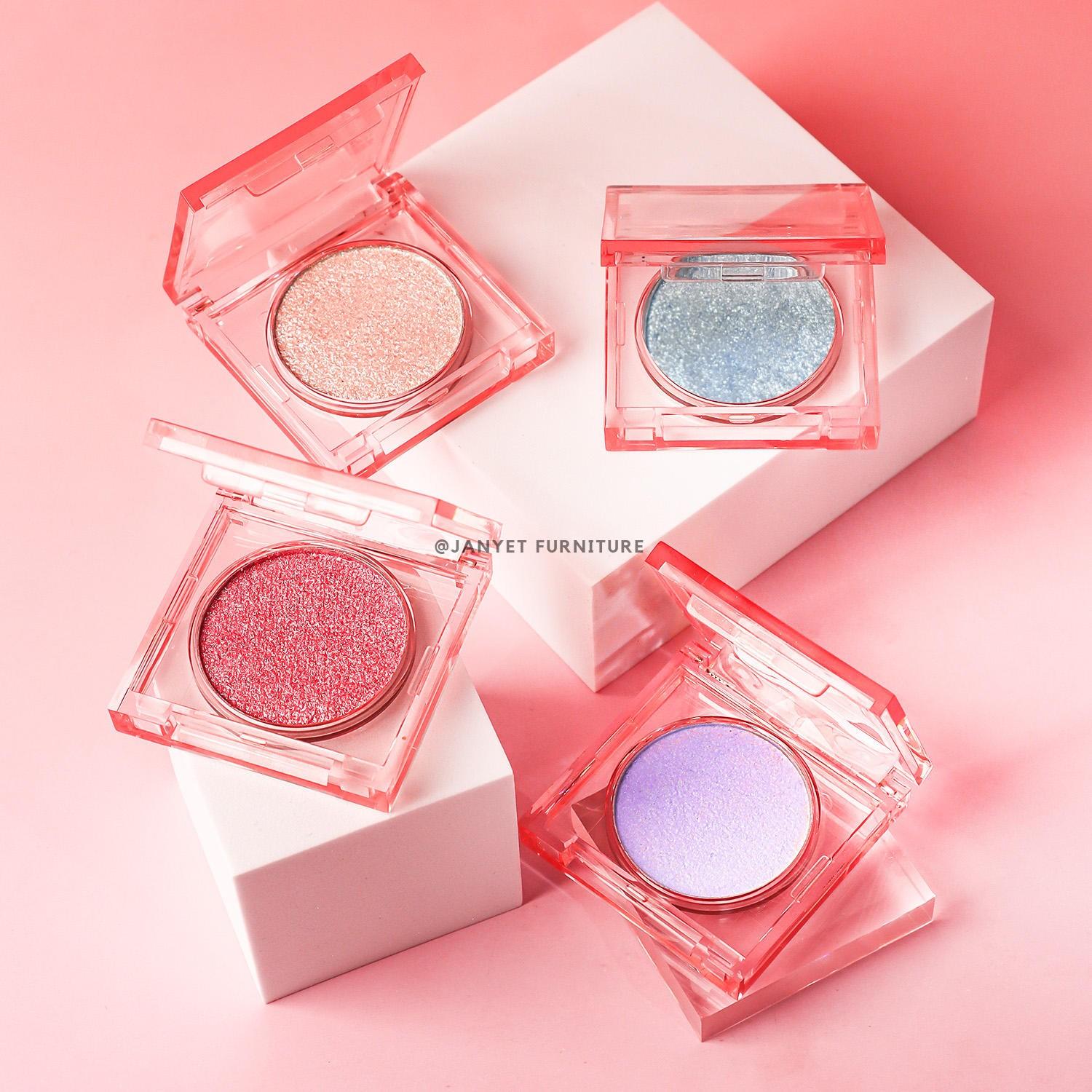 Shimmering Metallic Highlight